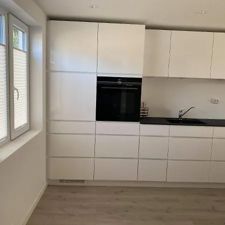 Med 4 Soverom Kristiansand