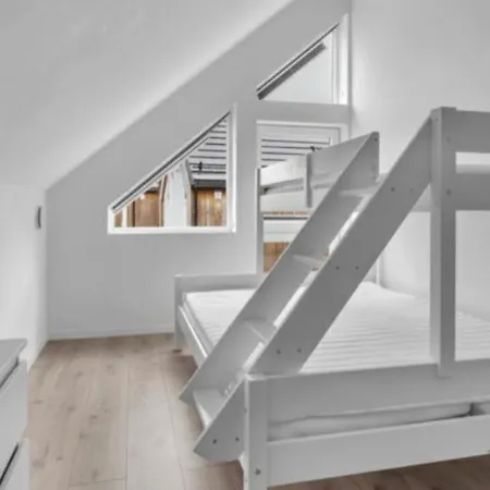 Med 4 Soverom Holiday home Kristiansand