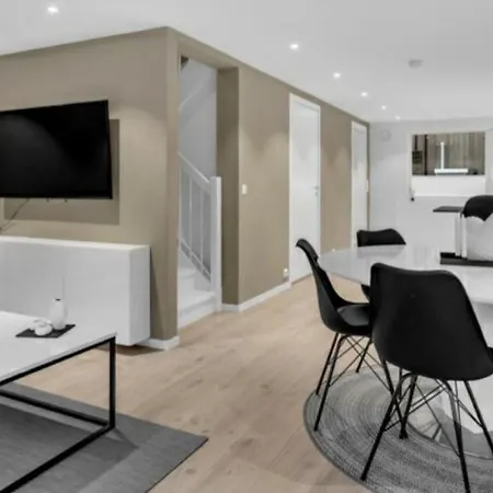Med 4 Soverom Holiday home Kristiansand